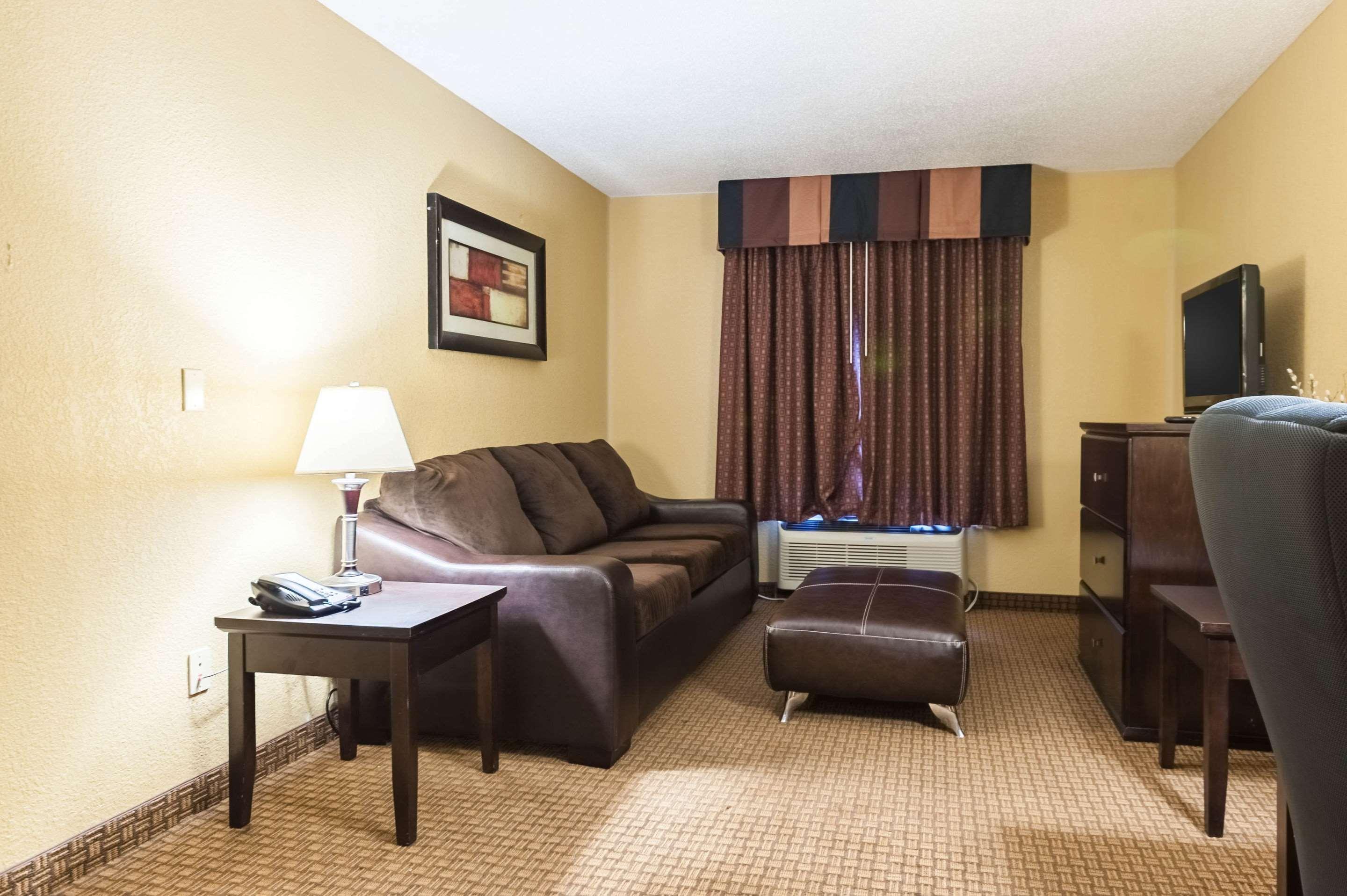 Quality Inn & Suites Лафайетт Экстерьер фото