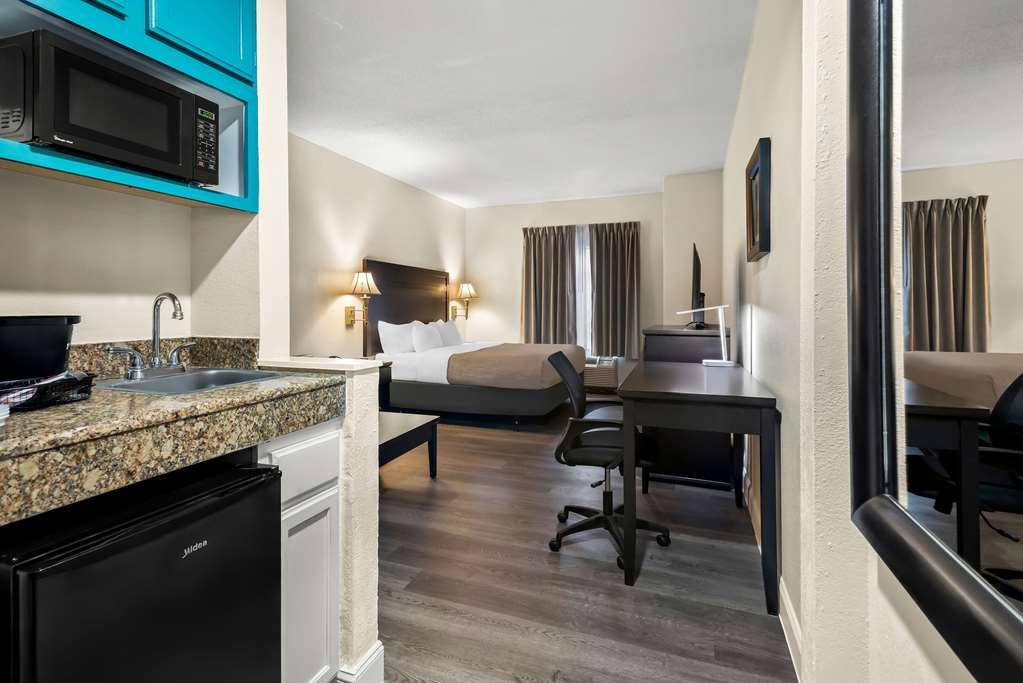 Quality Inn & Suites Лафайетт Номер фото