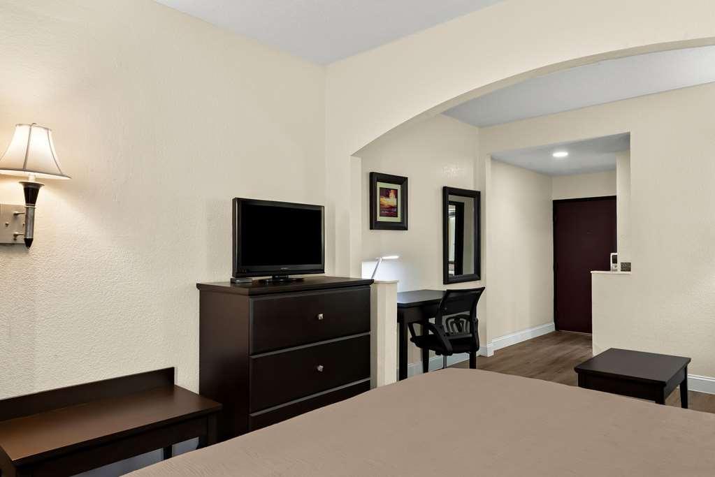 Quality Inn & Suites Лафайетт Номер фото